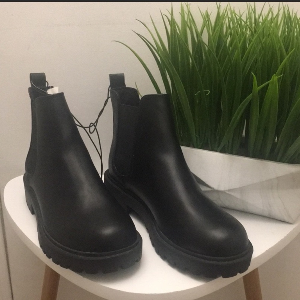 Black Boots